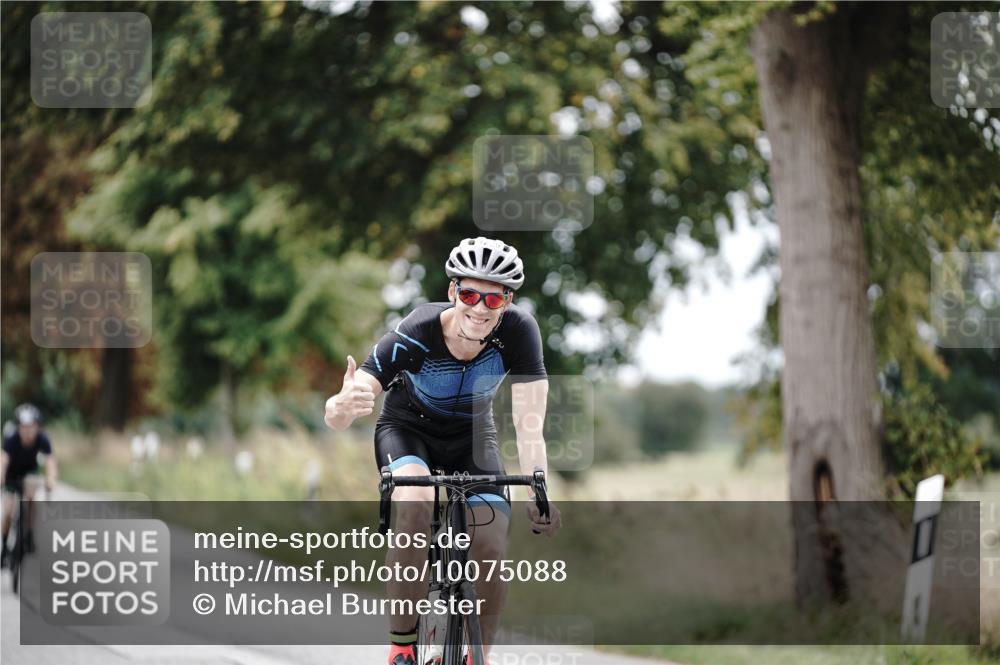 30.08.2026 - Elbe Triathlon Hamburg Michael Burmester http://msf.ph/oto/10075088 30.08.2026 10:58:23 Radfahren 1134, 1199, 1229 meine-sportfotos.de
