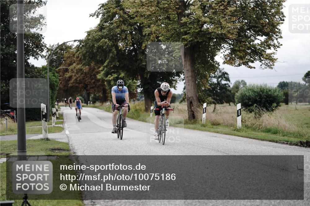 30.08.2026 - Elbe Triathlon Hamburg Michael Burmester http://msf.ph/oto/10075186 30.08.2026 11:00:10 Radfahren 992, 1153, 1214, 1280, 1320, 1445 meine-sportfotos.de