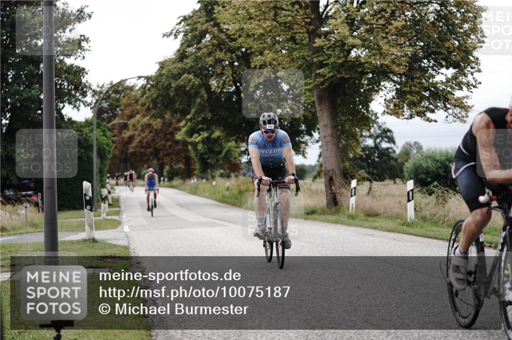 30.08.2026 - Elbe Triathlon Hamburg Michael Burmester http://msf.ph/oto/10075187 30.08.2026 11:00:11 Radfahren 992, 1214, 1280, 1320, 1445 meine-sportfotos.de