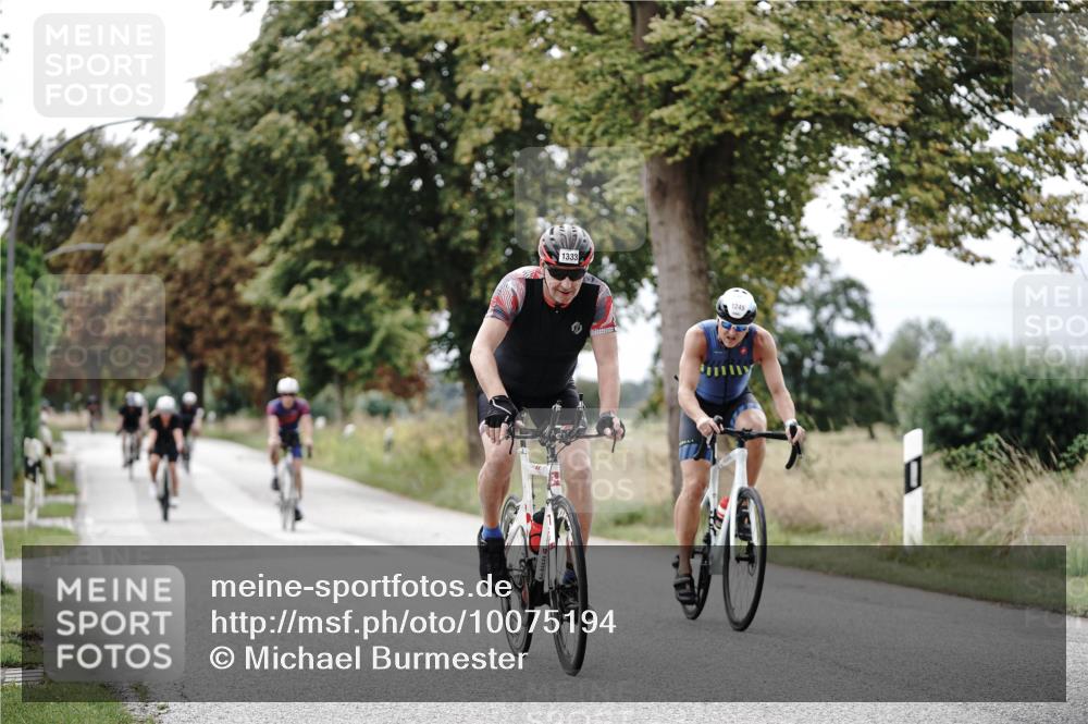 30.08.2026 - Elbe Triathlon Hamburg Michael Burmester http://msf.ph/oto/10075194 30.08.2026 11:00:20 Radfahren 888, 1129, 1237, 1249, 1333, 1369, 1379 meine-sportfotos.de