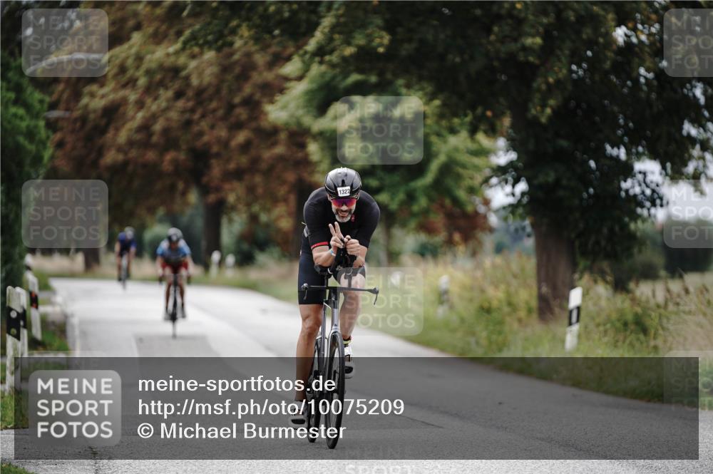 30.08.2026 - Elbe Triathlon Hamburg Michael Burmester http://msf.ph/oto/10075209 30.08.2026 11:00:29 Radfahren 1322, 1379, 1455 meine-sportfotos.de