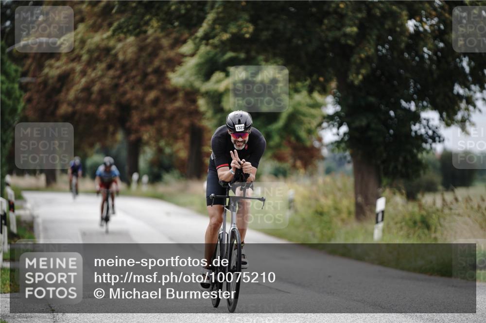 30.08.2026 - Elbe Triathlon Hamburg Michael Burmester http://msf.ph/oto/10075210 30.08.2026 11:00:29 Radfahren 1322, 1379, 1455 meine-sportfotos.de