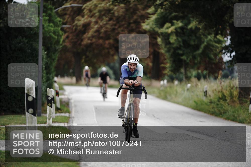 30.08.2026 - Elbe Triathlon Hamburg Michael Burmester http://msf.ph/oto/10075241 30.08.2026 11:01:07 Radfahren 1222, 1230 meine-sportfotos.de