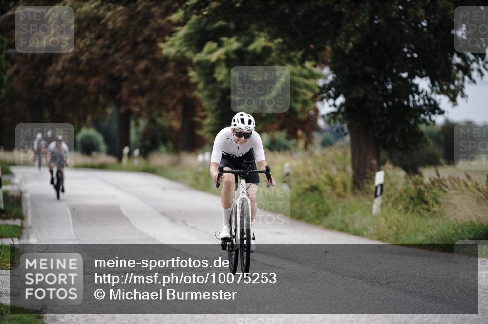 30.08.2026 - Elbe Triathlon Hamburg Michael Burmester http://msf.ph/oto/10075253 30.08.2026 11:01:22 Radfahren 1383, 1421 meine-sportfotos.de