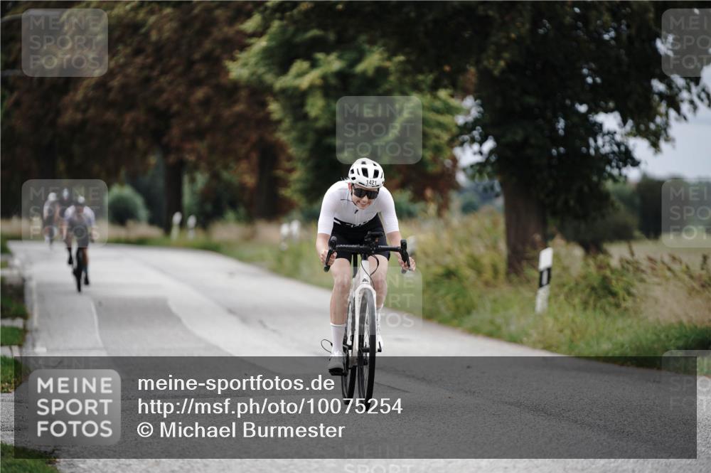 30.08.2026 - Elbe Triathlon Hamburg Michael Burmester http://msf.ph/oto/10075254 30.08.2026 11:01:22 Radfahren 1383, 1421 meine-sportfotos.de