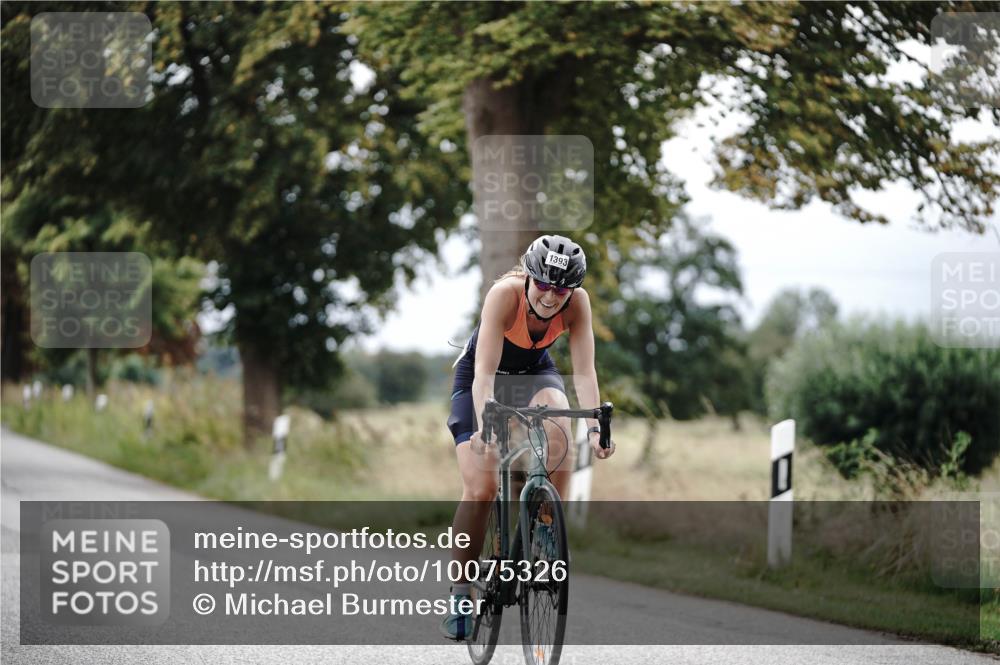 30.08.2026 - Elbe Triathlon Hamburg Michael Burmester http://msf.ph/oto/10075326 30.08.2026 11:02:59 Radfahren 1157, 1285, 1393, 1394, 1450 meine-sportfotos.de