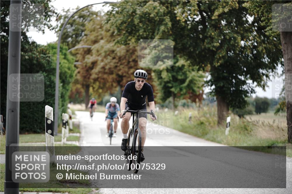 30.08.2026 - Elbe Triathlon Hamburg Michael Burmester http://msf.ph/oto/10075329 30.08.2026 11:03:03 Radfahren 1157, 1285, 1394, 1400 meine-sportfotos.de