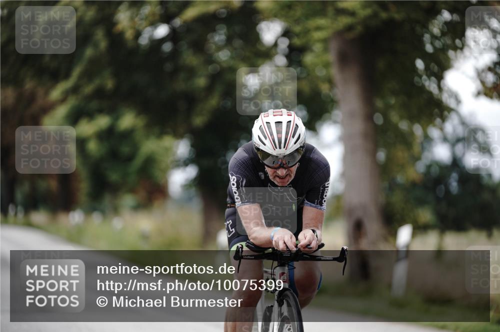 30.08.2026 - Elbe Triathlon Hamburg Michael Burmester http://msf.ph/oto/10075399 30.08.2026 11:04:13 Radfahren 1227, 1318, 1334 meine-sportfotos.de