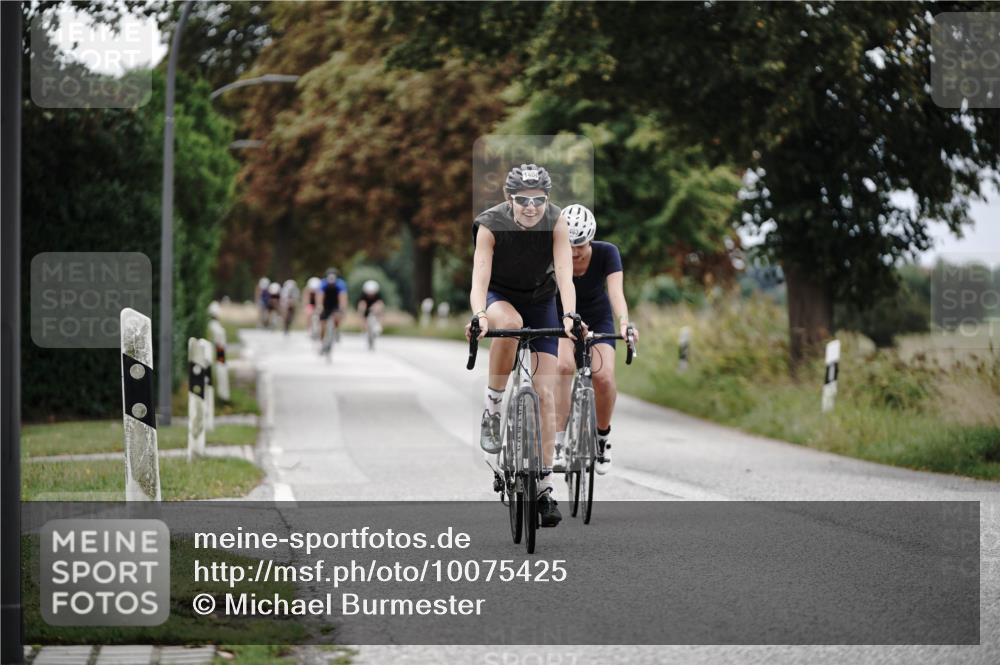 30.08.2026 - Elbe Triathlon Hamburg Michael Burmester http://msf.ph/oto/10075425 30.08.2026 11:04:31 Radfahren 1403, 1404 meine-sportfotos.de