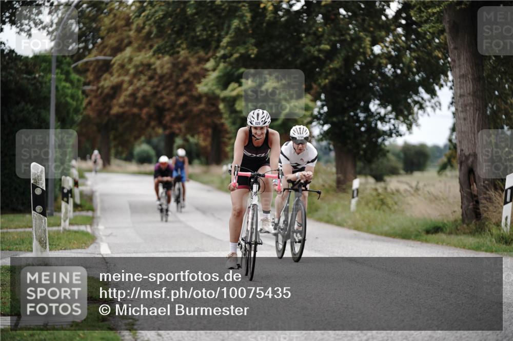 30.08.2026 - Elbe Triathlon Hamburg Michael Burmester http://msf.ph/oto/10075435 30.08.2026 11:04:40 Radfahren 820, 1169, 1256, 1295, 1362, 1392 meine-sportfotos.de