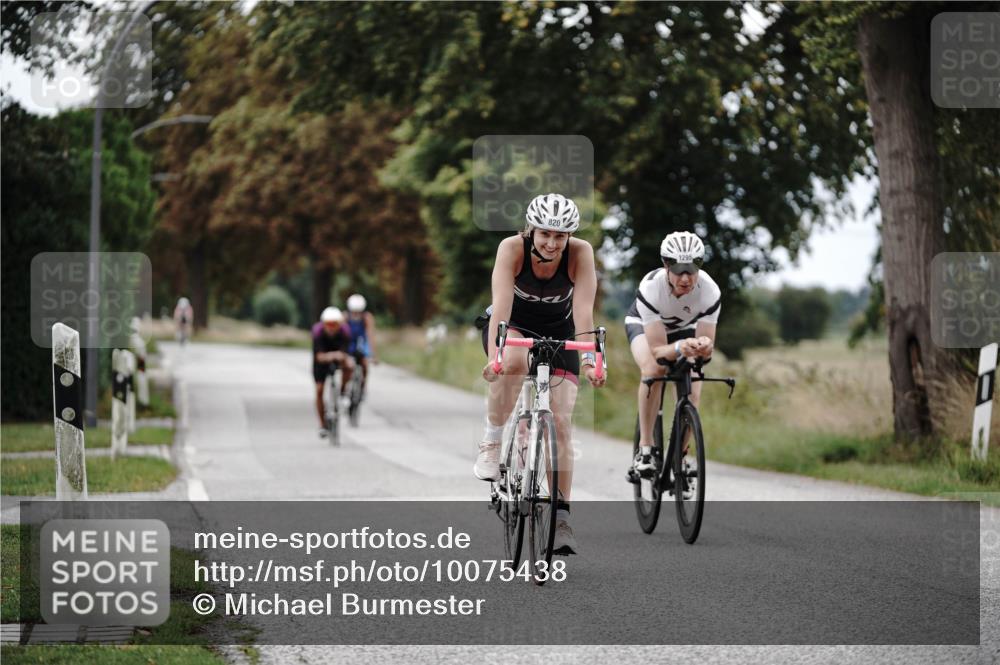 30.08.2026 - Elbe Triathlon Hamburg Michael Burmester http://msf.ph/oto/10075438 30.08.2026 11:04:40 Radfahren 820, 1169, 1256, 1295, 1362, 1392 meine-sportfotos.de