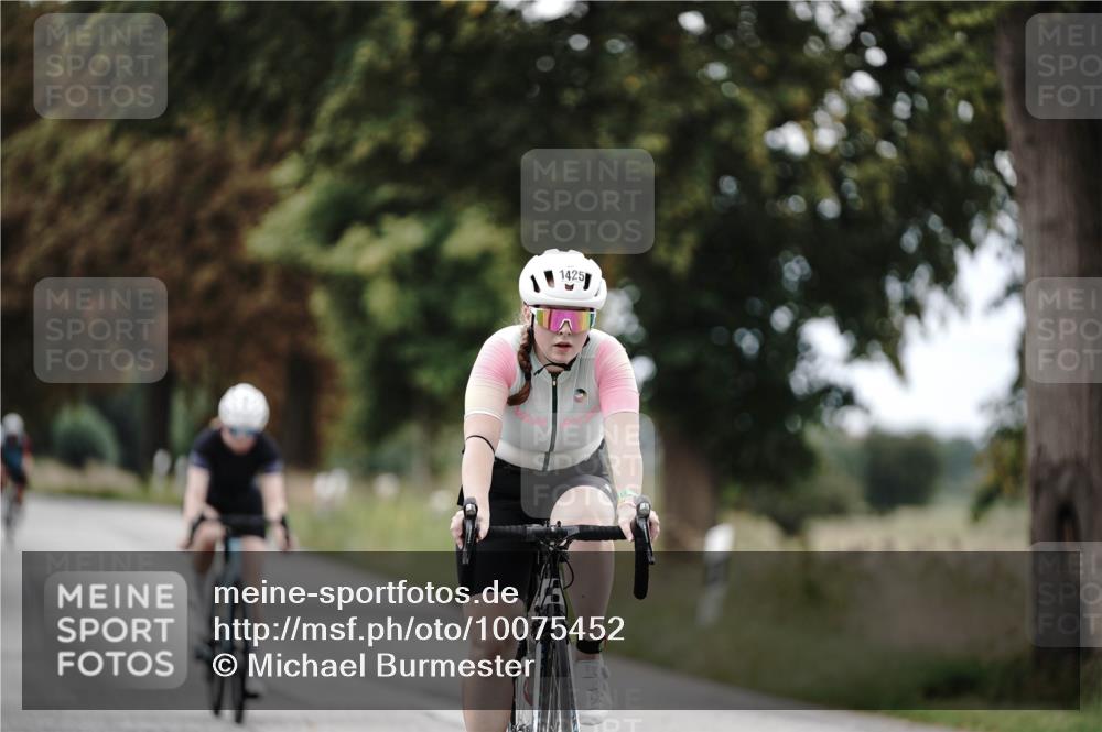 30.08.2026 - Elbe Triathlon Hamburg Michael Burmester http://msf.ph/oto/10075452 30.08.2026 11:04:55 Radfahren 801, 1391, 1425 meine-sportfotos.de