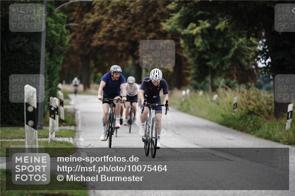 30.08.2026 - Elbe Triathlon Hamburg Michael Burmester http://msf.ph/oto/10075464 30.08.2026 11:05:07 Radfahren 923, 1123, 1401, 1419, 1459 meine-sportfotos.de