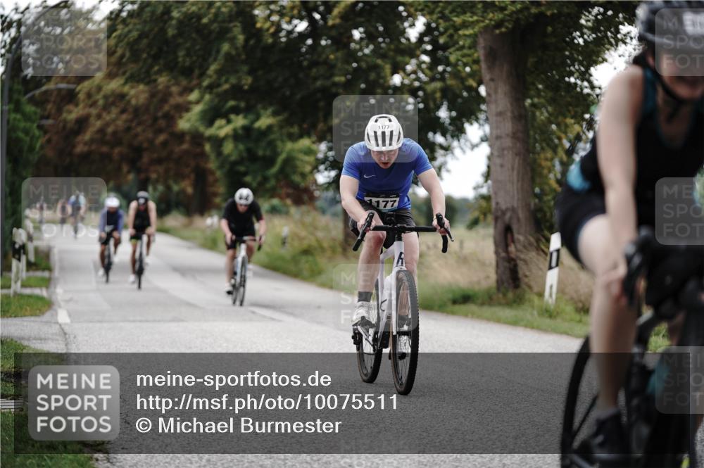 30.08.2026 - Elbe Triathlon Hamburg Michael Burmester http://msf.ph/oto/10075511 30.08.2026 11:05:51 Radfahren 518, 894, 1177, 1307, 1341, 1346 meine-sportfotos.de