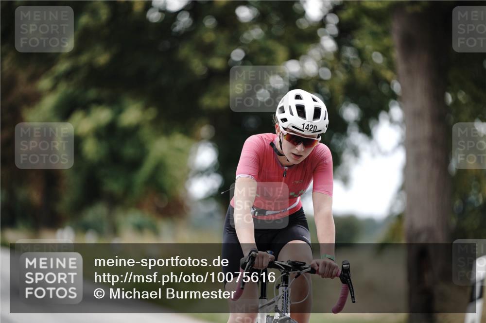 30.08.2026 - Elbe Triathlon Hamburg Michael Burmester http://msf.ph/oto/10075616 30.08.2026 11:07:05 Radfahren 1420 meine-sportfotos.de