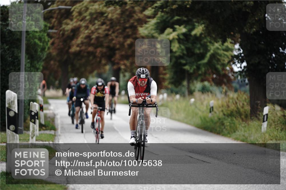 30.08.2026 - Elbe Triathlon Hamburg Michael Burmester http://msf.ph/oto/10075638 30.08.2026 11:07:30 Radfahren 1142, 1242, 1273, 1372, 1397, 1402 meine-sportfotos.de