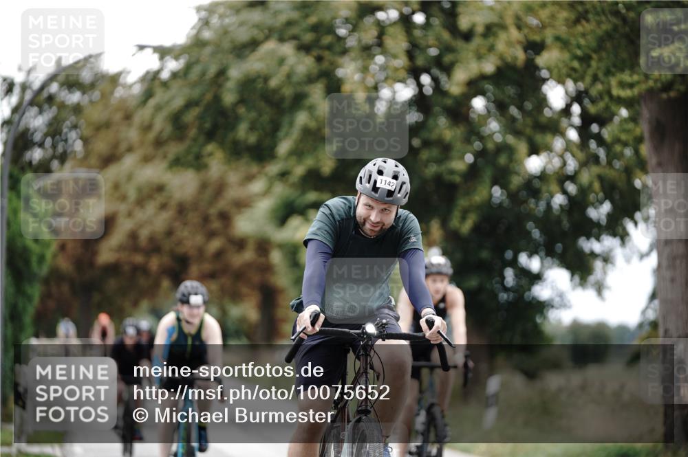 30.08.2026 - Elbe Triathlon Hamburg Michael Burmester http://msf.ph/oto/10075652 30.08.2026 11:07:35 Radfahren 925, 985, 1142, 1273, 1372, 1397, 1435 meine-sportfotos.de