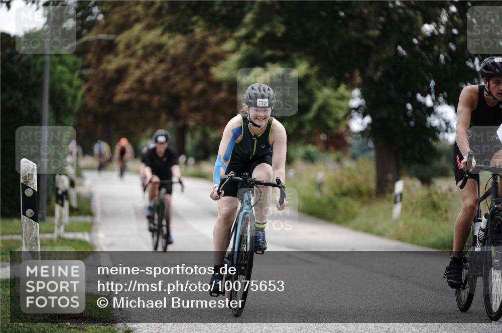 30.08.2026 - Elbe Triathlon Hamburg Michael Burmester http://msf.ph/oto/10075653 30.08.2026 11:07:36 Radfahren 925, 985, 1142, 1372, 1397, 1435 meine-sportfotos.de
