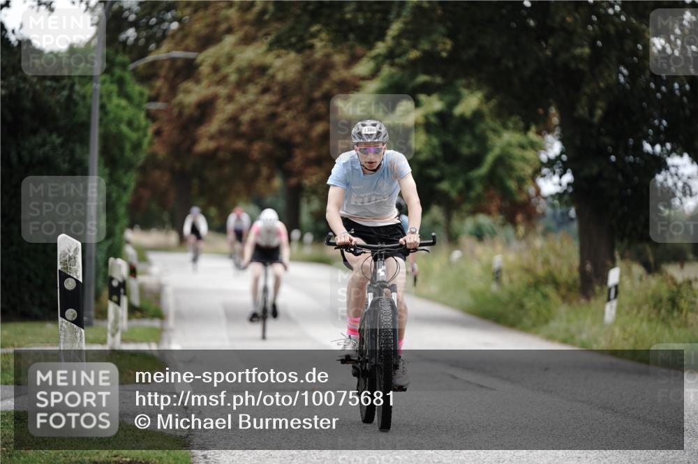 30.08.2026 - Elbe Triathlon Hamburg Michael Burmester http://msf.ph/oto/10075681 30.08.2026 11:07:49 Radfahren 1287, 1300, 1325, 1354, 1364, 1386, 1417, 1438 meine-sportfotos.de