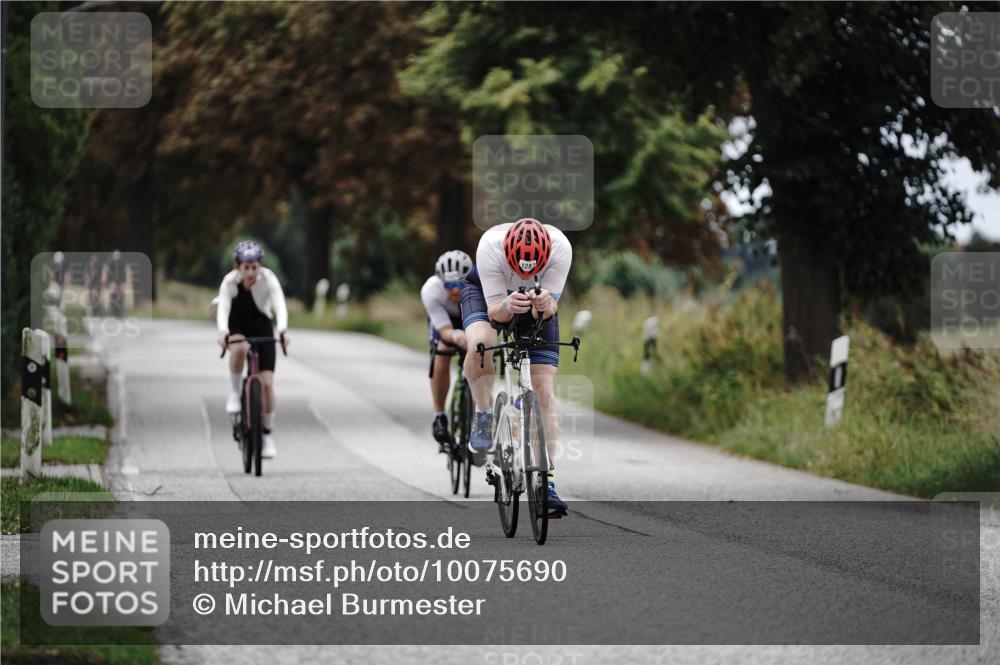 30.08.2026 - Elbe Triathlon Hamburg Michael Burmester http://msf.ph/oto/10075690 30.08.2026 11:07:55 Radfahren 907, 1287, 1325, 1417 meine-sportfotos.de