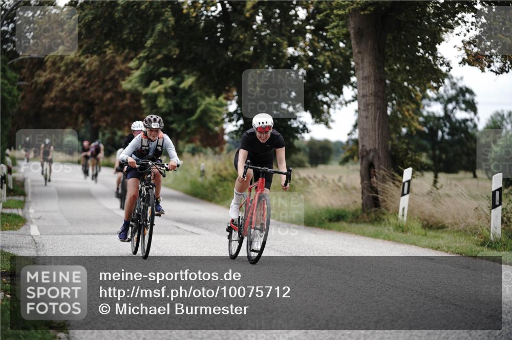 30.08.2026 - Elbe Triathlon Hamburg Michael Burmester http://msf.ph/oto/10075712 30.08.2026 11:08:11 Radfahren 1135, 1277, 1278, 1310, 1311, 1335, 1398, 1399, 1410, 1432 meine-sportfotos.de