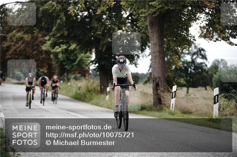 30.08.2026 - Elbe Triathlon Hamburg Michael Burmester http://msf.ph/oto/10075721 30.08.2026 11:08:14 Radfahren 1277, 1310, 1311, 1398, 1399, 1410, 1432 meine-sportfotos.de