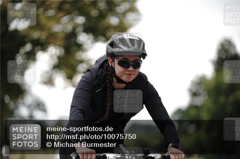 30.08.2026 - Elbe Triathlon Hamburg Michael Burmester http://msf.ph/oto/10075750 30.08.2026 11:08:45 Radfahren 906 meine-sportfotos.de