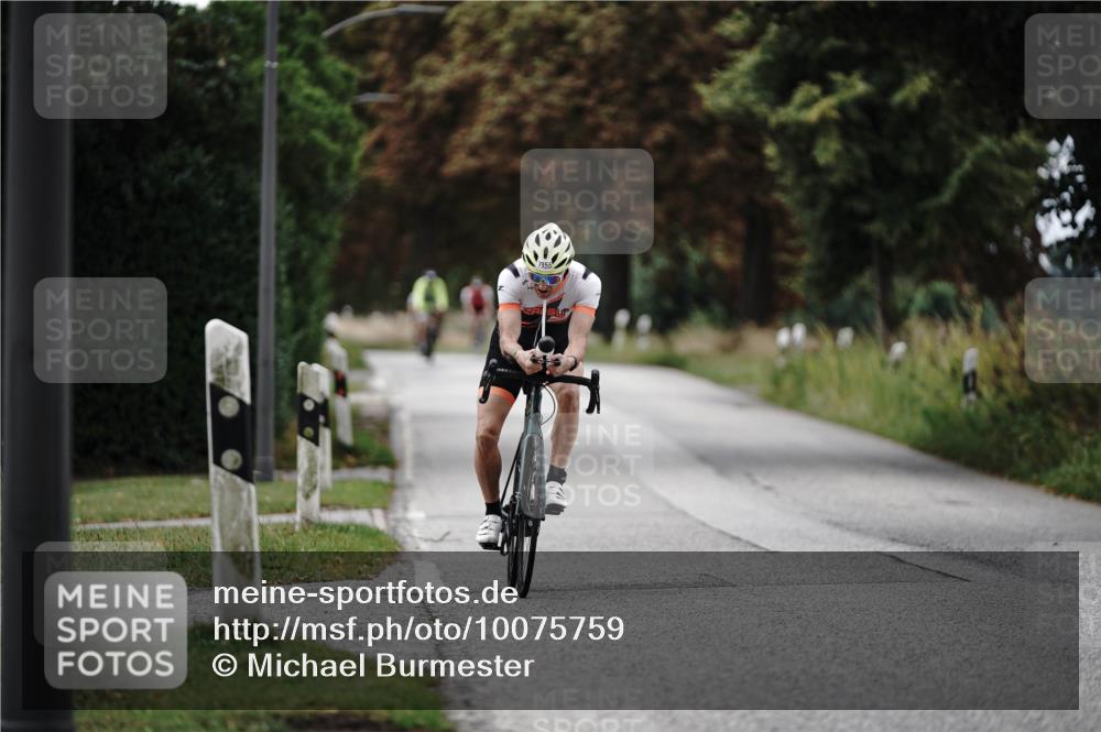 30.08.2026 - Elbe Triathlon Hamburg Michael Burmester http://msf.ph/oto/10075759 30.08.2026 11:08:57 Radfahren 1355 meine-sportfotos.de