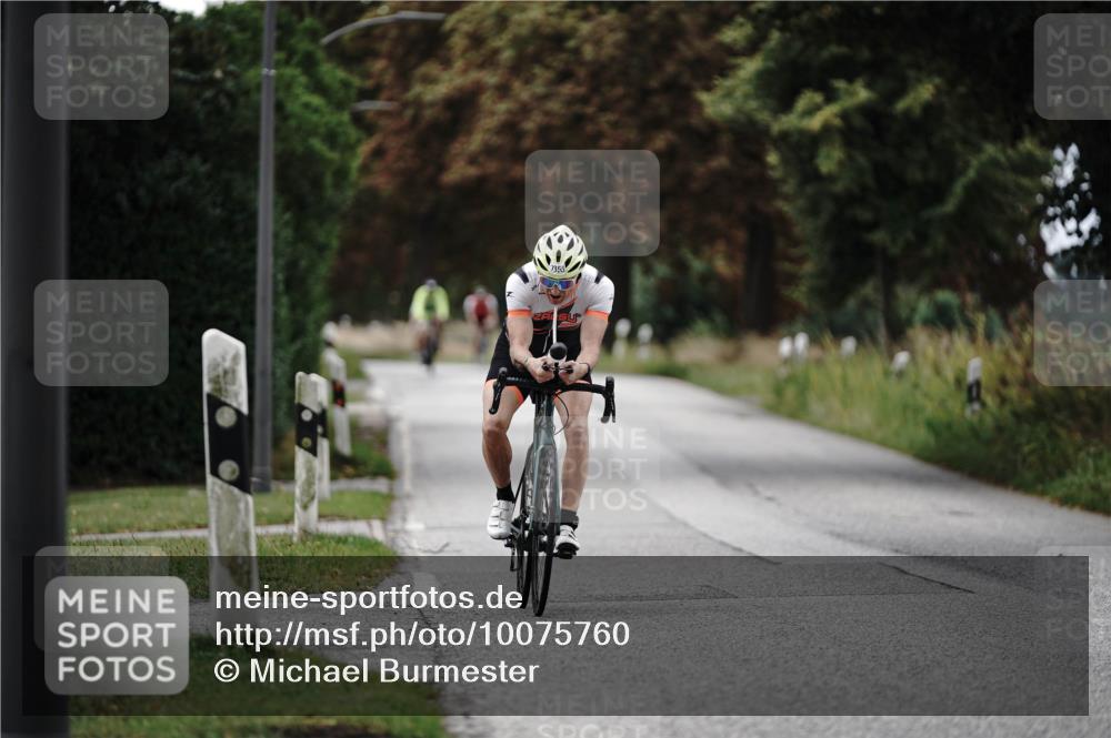 30.08.2026 - Elbe Triathlon Hamburg Michael Burmester http://msf.ph/oto/10075760 30.08.2026 11:08:57 Radfahren 1355 meine-sportfotos.de