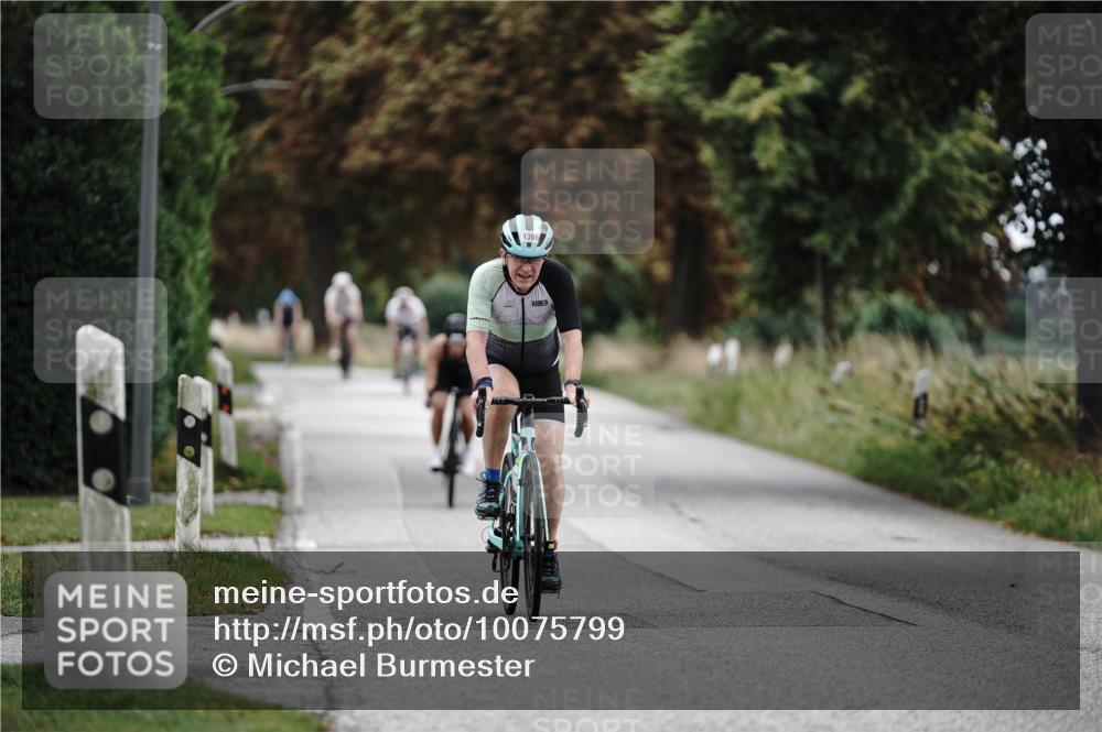 30.08.2026 - Elbe Triathlon Hamburg Michael Burmester http://msf.ph/oto/10075799 30.08.2026 11:09:40 Radfahren 1366, 1507, 1531 meine-sportfotos.de