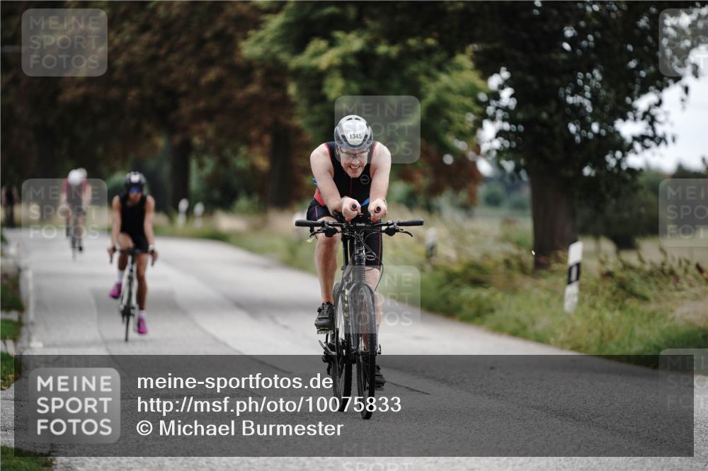 30.08.2026 - Elbe Triathlon Hamburg Michael Burmester http://msf.ph/oto/10075833 30.08.2026 11:09:56 Radfahren 1265, 1345, 1458 meine-sportfotos.de
