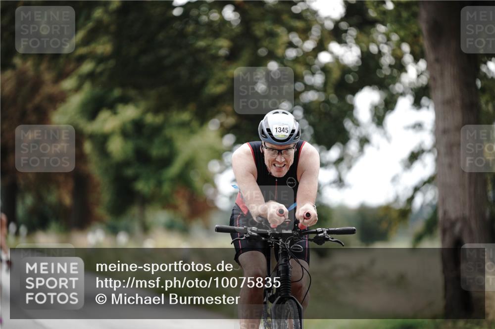 30.08.2026 - Elbe Triathlon Hamburg Michael Burmester http://msf.ph/oto/10075835 30.08.2026 11:09:57 Radfahren 1265, 1345, 1357, 1458 meine-sportfotos.de