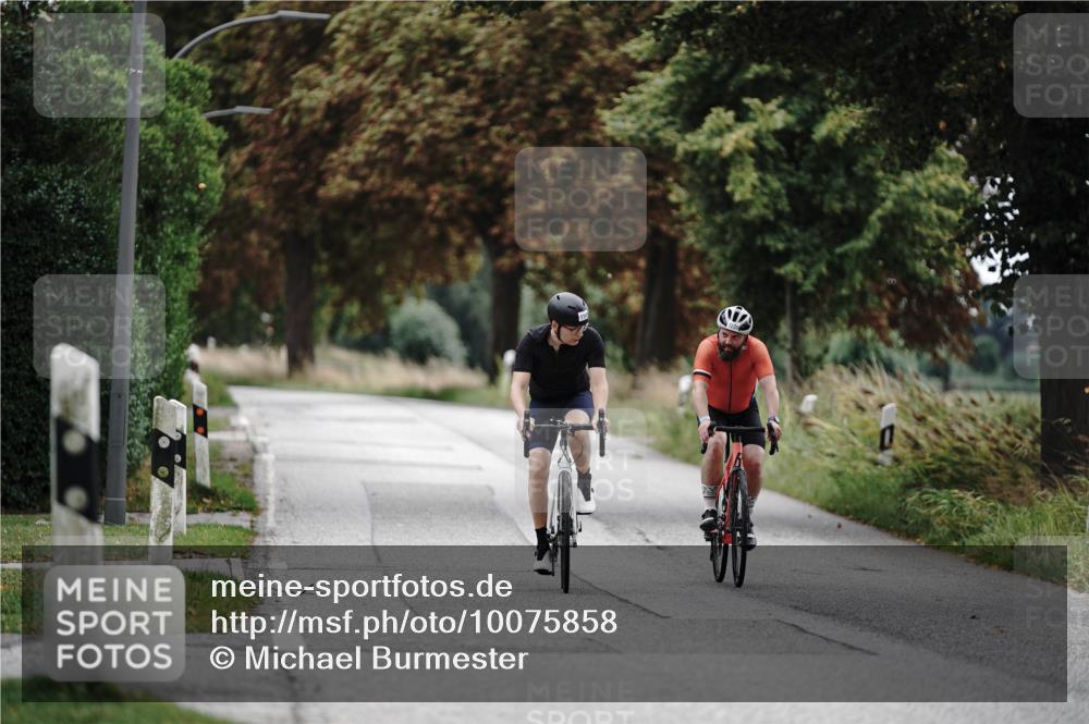 30.08.2026 - Elbe Triathlon Hamburg Michael Burmester http://msf.ph/oto/10075858 30.08.2026 11:10:19 Radfahren 1145, 1239 meine-sportfotos.de