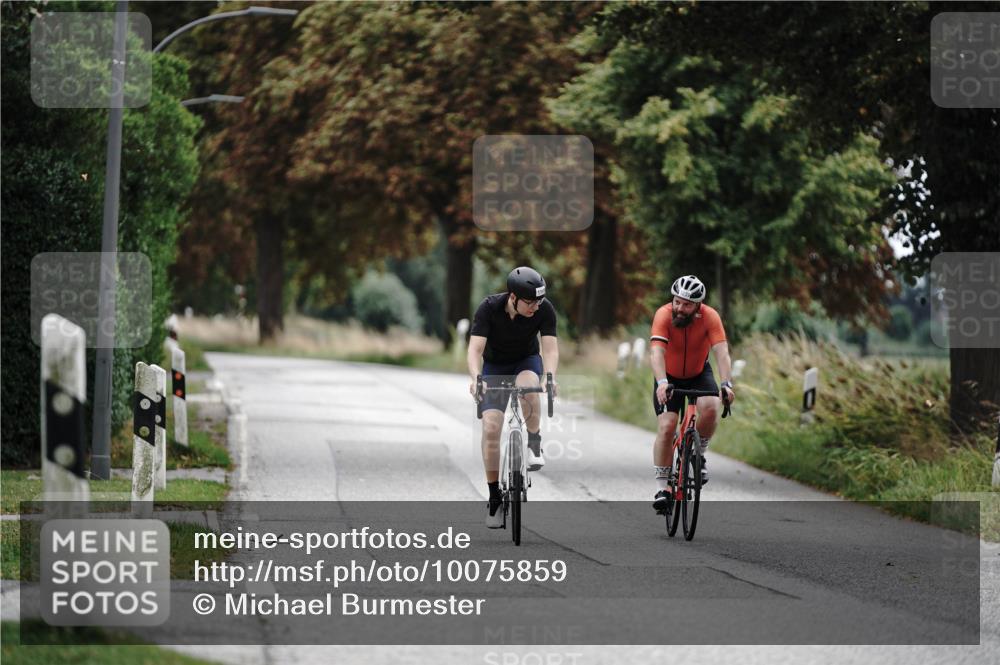 30.08.2026 - Elbe Triathlon Hamburg Michael Burmester http://msf.ph/oto/10075859 30.08.2026 11:10:19 Radfahren 1145, 1239 meine-sportfotos.de
