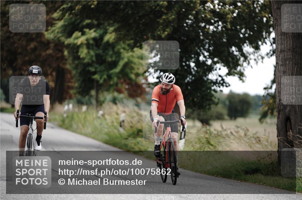 30.08.2026 - Elbe Triathlon Hamburg Michael Burmester http://msf.ph/oto/10075862 30.08.2026 11:10:20 Radfahren 1145, 1239 meine-sportfotos.de