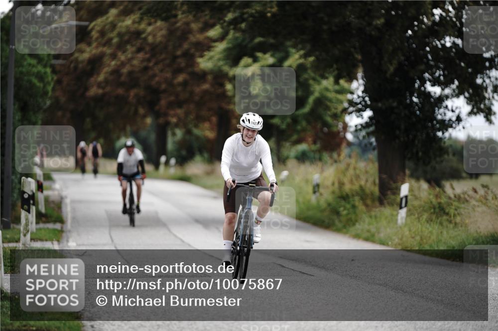 30.08.2026 - Elbe Triathlon Hamburg Michael Burmester http://msf.ph/oto/10075867 30.08.2026 11:10:37 Radfahren 1351, 1427 meine-sportfotos.de