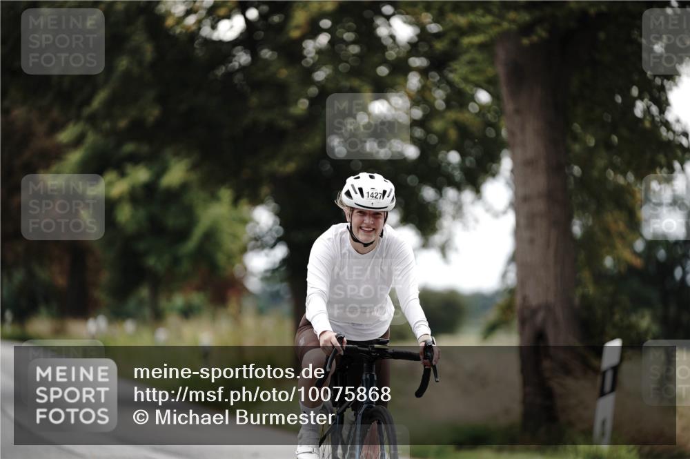 30.08.2026 - Elbe Triathlon Hamburg Michael Burmester http://msf.ph/oto/10075868 30.08.2026 11:10:38 Radfahren 1351, 1427 meine-sportfotos.de