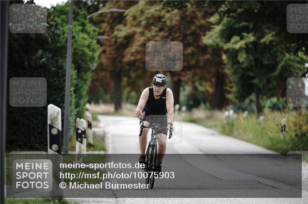30.08.2026 - Elbe Triathlon Hamburg Michael Burmester http://msf.ph/oto/10075903 30.08.2026 11:11:22 Radfahren 1350 meine-sportfotos.de