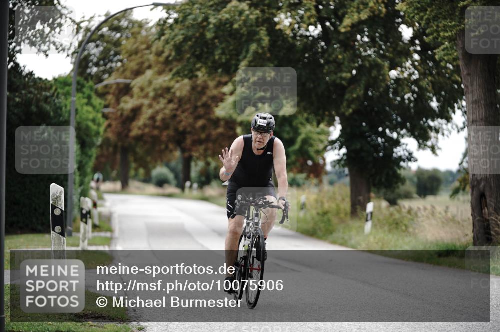 30.08.2026 - Elbe Triathlon Hamburg Michael Burmester http://msf.ph/oto/10075906 30.08.2026 11:11:23 Radfahren 1350 meine-sportfotos.de