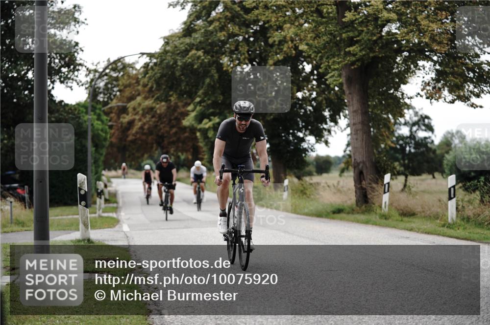 30.08.2026 - Elbe Triathlon Hamburg Michael Burmester http://msf.ph/oto/10075920 30.08.2026 11:11:53 Radfahren 1270, 1274, 1429, 1456, 1563 meine-sportfotos.de
