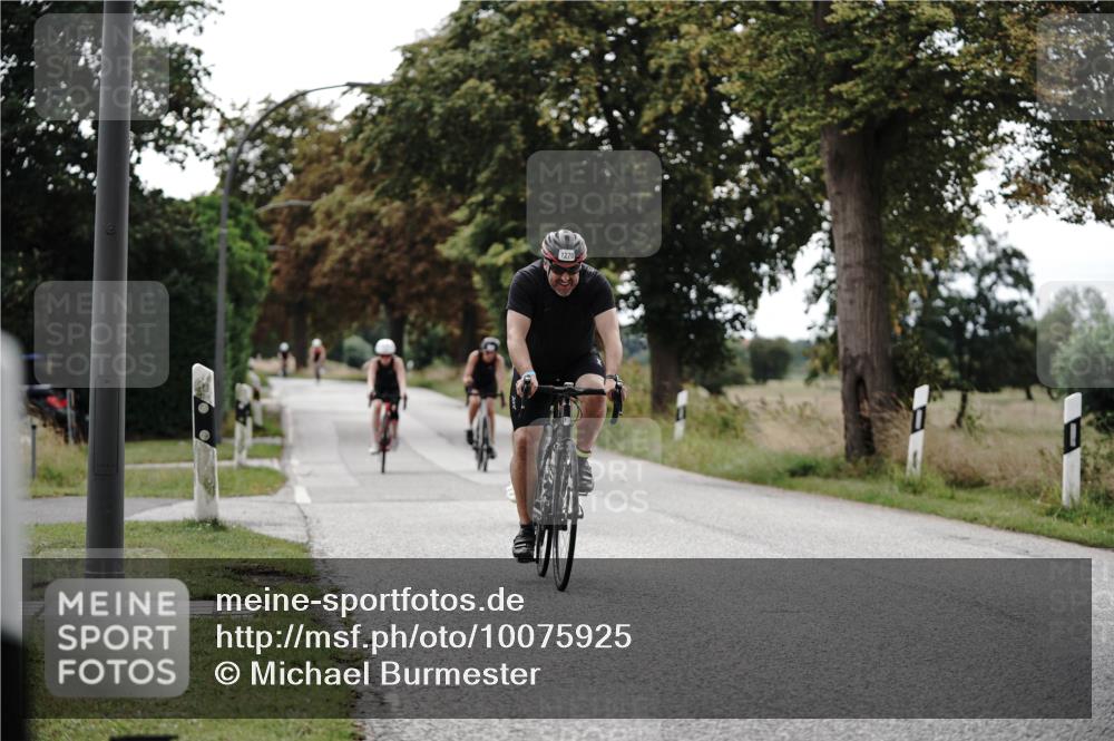 30.08.2026 - Elbe Triathlon Hamburg Michael Burmester http://msf.ph/oto/10075925 30.08.2026 11:11:55 Radfahren 1270, 1274, 1429, 1456, 1563 meine-sportfotos.de
