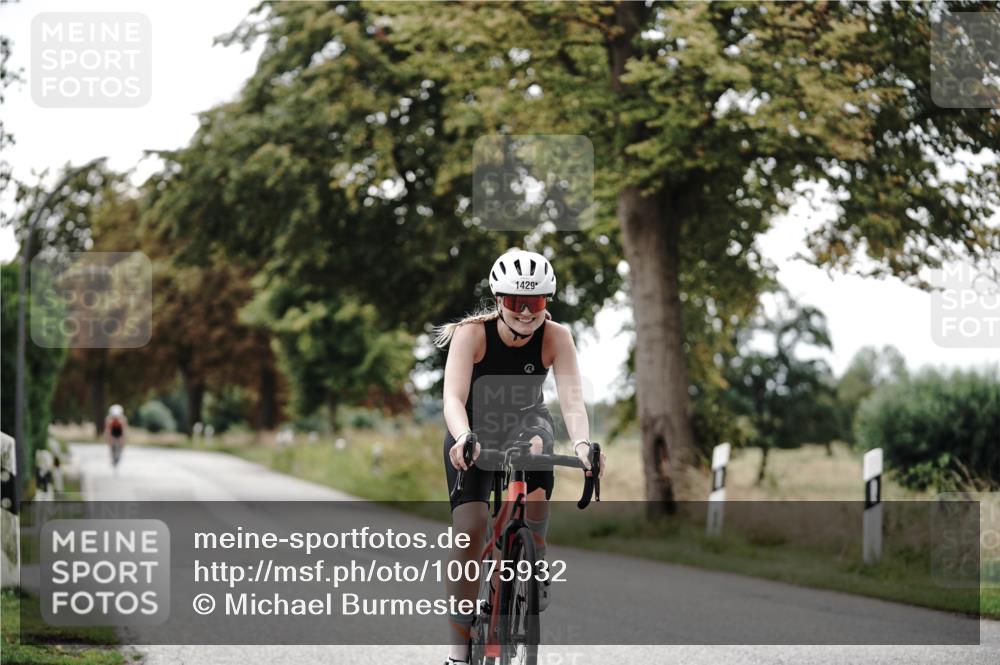 30.08.2026 - Elbe Triathlon Hamburg Michael Burmester http://msf.ph/oto/10075932 30.08.2026 11:11:59 Radfahren 1371, 1429, 1466, 1563 meine-sportfotos.de