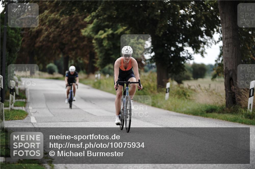 30.08.2026 - Elbe Triathlon Hamburg Michael Burmester http://msf.ph/oto/10075934 30.08.2026 11:12:04 Radfahren 1371, 1466 meine-sportfotos.de