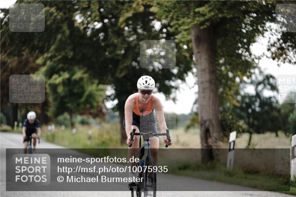 30.08.2026 - Elbe Triathlon Hamburg Michael Burmester http://msf.ph/oto/10075935 30.08.2026 11:12:04 Radfahren 1371, 1466 meine-sportfotos.de