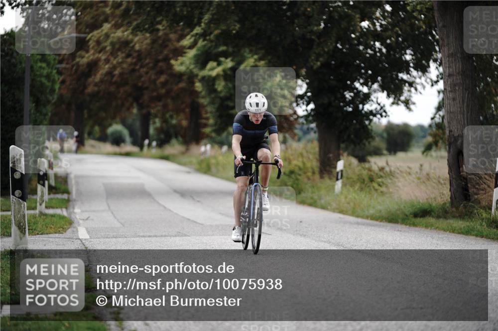 30.08.2026 - Elbe Triathlon Hamburg Michael Burmester http://msf.ph/oto/10075938 30.08.2026 11:12:06 Radfahren 1371, 1466 meine-sportfotos.de