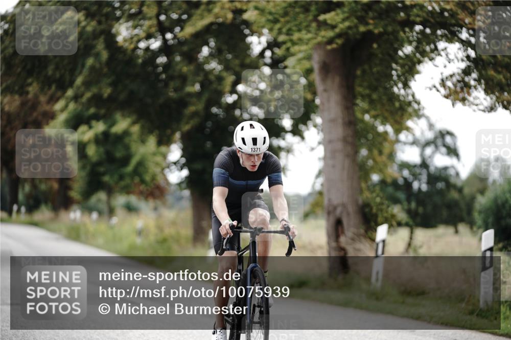 30.08.2026 - Elbe Triathlon Hamburg Michael Burmester http://msf.ph/oto/10075939 30.08.2026 11:12:06 Radfahren 1371, 1466 meine-sportfotos.de