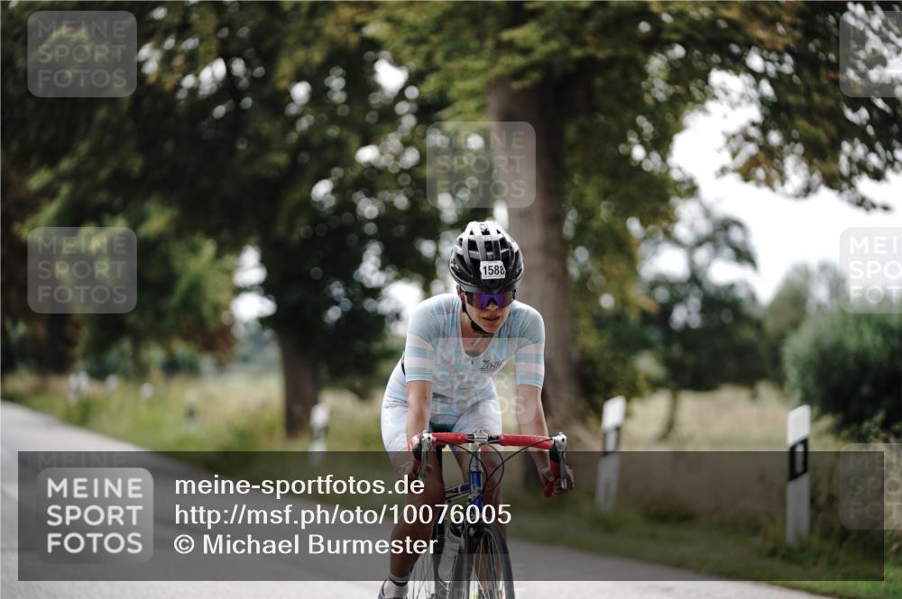 30.08.2026 - Elbe Triathlon Hamburg Michael Burmester http://msf.ph/oto/10076005 30.08.2026 11:13:03 Radfahren 1409, 1551, 1588 meine-sportfotos.de