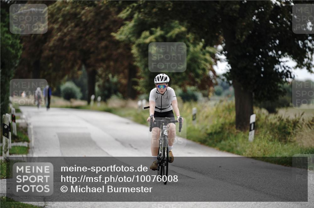 30.08.2026 - Elbe Triathlon Hamburg Michael Burmester http://msf.ph/oto/10076008 30.08.2026 11:13:06 Radfahren 1409 meine-sportfotos.de