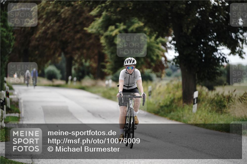 30.08.2026 - Elbe Triathlon Hamburg Michael Burmester http://msf.ph/oto/10076009 30.08.2026 11:13:06 Radfahren 1409 meine-sportfotos.de