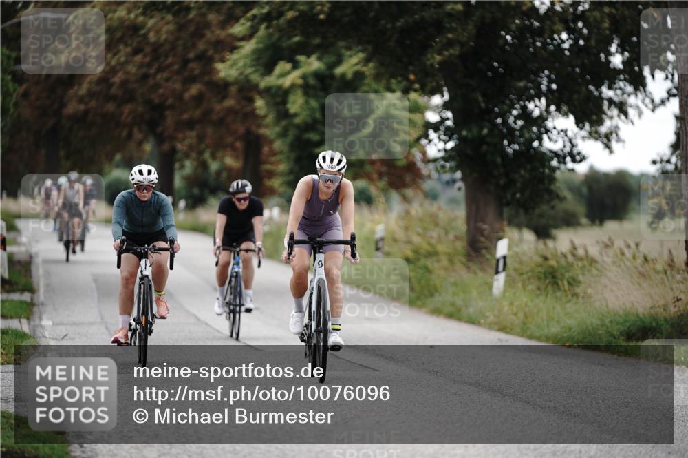 30.08.2026 - Elbe Triathlon Hamburg Michael Burmester http://msf.ph/oto/10076096 30.08.2026 11:14:36 Radfahren 1418, 1433, 1497, 1538, 1544, 1560 meine-sportfotos.de